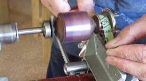 Шлифуем коллектор якоря электродвигателя