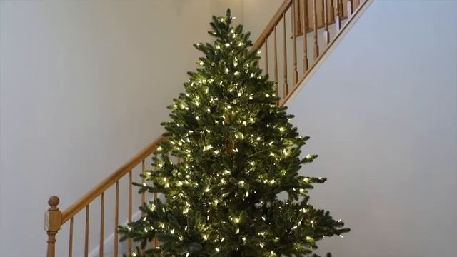 How to Set Up Your Hammacher Schlemmer Christmas Tree with Pole Connect Technology смотреть онлайн