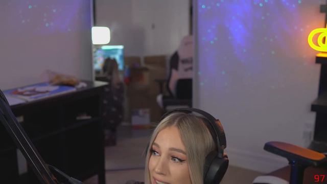 Emerome Gets So Scared She Calls Her Mom смотреть онлайн