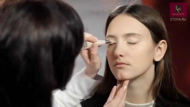 Сияющий макияж от Clinique