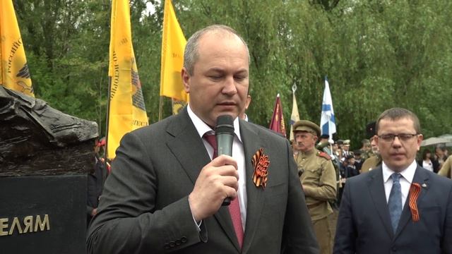 Памятник Советскому Солдату торжественно открыли в Кумженской роще смотреть онлайн