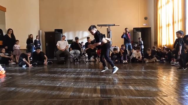 ВОЛЬТ vs ДИМОН | ТОП 8 kids 6-9 лет | ДУХОВКА battle vol.2 г.Стерлитамак смотреть онлайн