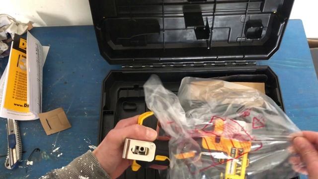 UNBOXING AVVITATORE DEWALT DCF887NT-XJ