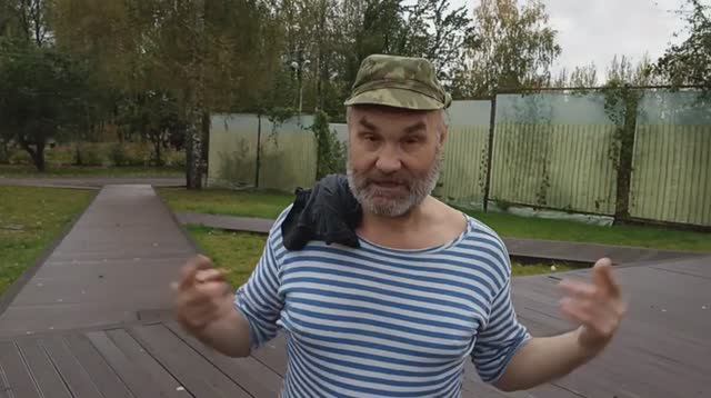 С нашего ледокола срывало гребной винт и водолазы спускались в ледяную бездну