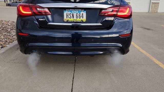2015 Infiniti Q70 3.7l Cold Start смотреть онлайн