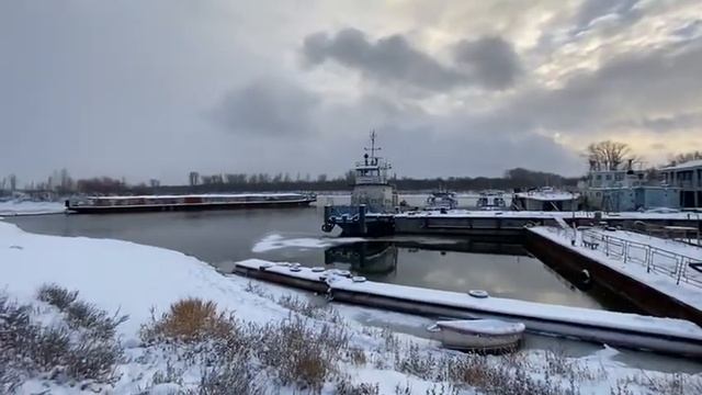 Pontile Abbandonato. Ufa. Russia / Заброшенный дебаркадер. Уфа. Россия.