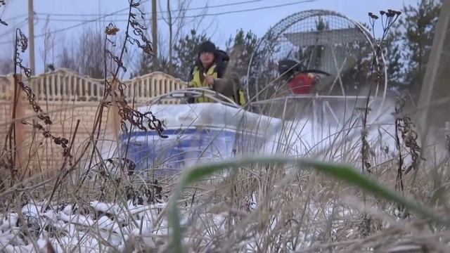 Hovercraft "Breeze" СВП Бриз 01-12-2013 выезд к озеру смотреть онлайн