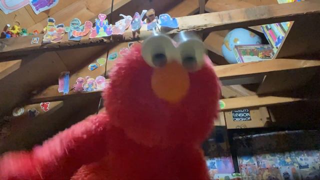 Elmo Saves Christmas