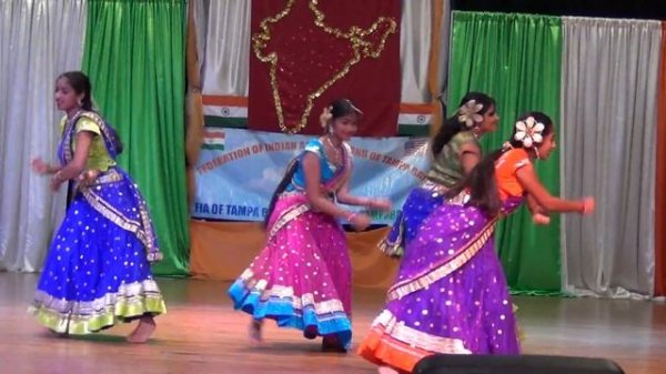 Poorvi Dinesh Film Dance Kannada Sandalwood Medley