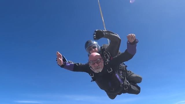 10K SUBSCRIBER PSYCHOTIC CHALLENGE...EATING GUINNESS RECORD CAROLINA REAPERS DURING A SKYDIVE!!! смотреть онлайн