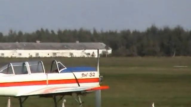 Як-52 вынужденная посадка без шасси