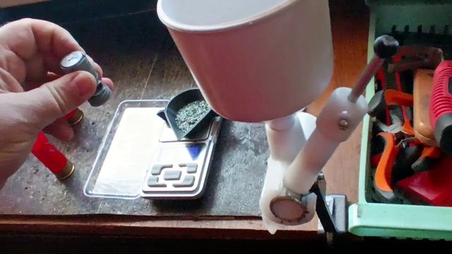 закрутка вертикальная. дозатор пороха.