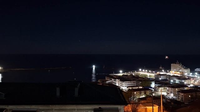 Холмск ночной. Сахалинская область. Вид с морской террасы. смотреть онлайн