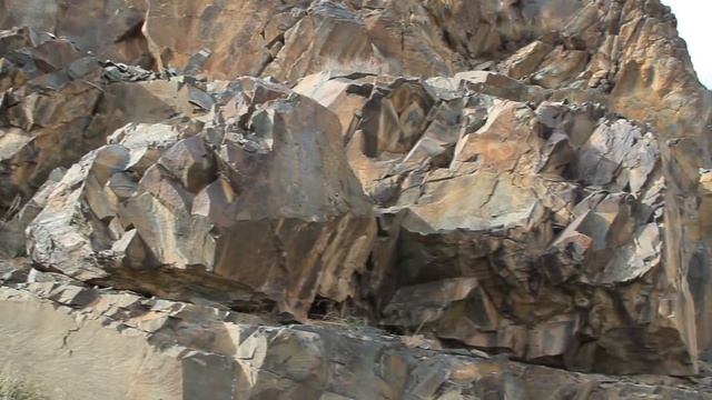 Kazakhstan. Rock paintings. Tamgali Tas. Рисунки Бронзового века. Тамгалы смотреть онлайн