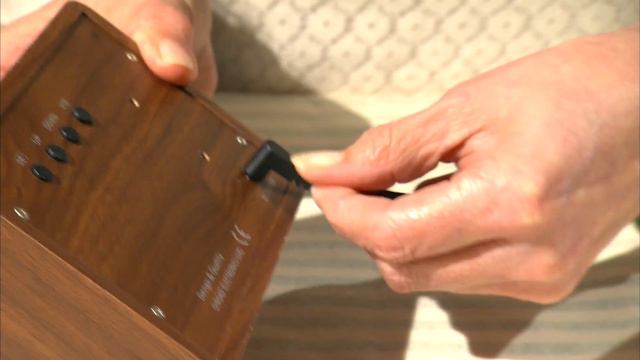 Click-on Alarm Clock with Green LED Display смотреть онлайн