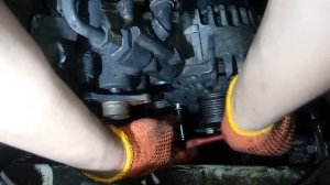 Renault Trafic 2.0 dci, Opel Vivaro снятие генератора.