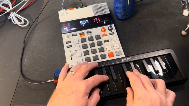 SMK-25MINI MIDI controller with TE KO II EP-133 works well смотреть онлайн