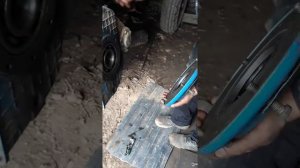 Как снять заднюю полу ось Т 40 и какие подшипники.