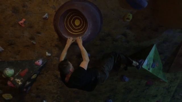 Nice little v7 in the cave at awesome walls Stoke смотреть онлайн