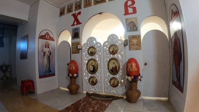 Дорогие братья сестры! Божественная служба в храме Святой Троицы смотреть онлайн