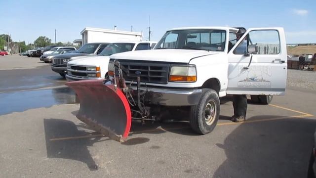 1992 Ford F-350 Dump Truck with Plow смотреть онлайн