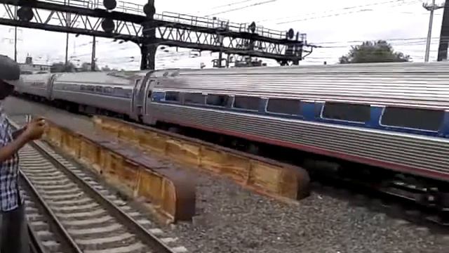 SB AMTRAK Regional @ North Philadelphia Station смотреть онлайн