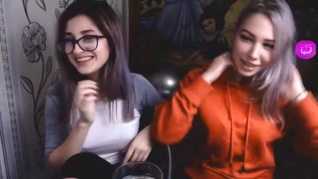 ТОП МОМЕНТЫ С TWITCH #12 ahrinyan плачет на стриме Девушки лапают друг друга смотреть онлайн