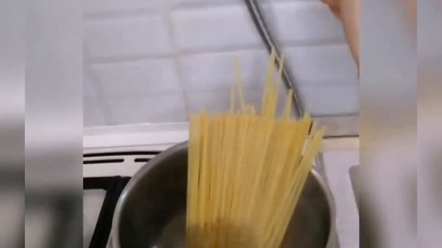 Сытно, вкусно, полезно. Паста с креветками и шпинатом. смотреть онлайн