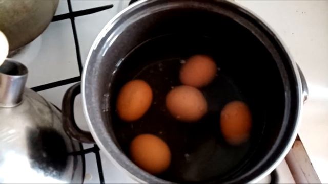Завтрак из вареных яиц смотреть онлайн