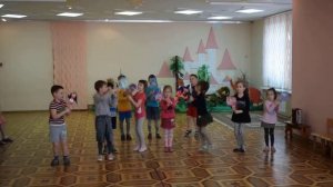 "День смеха. Танец смешариков". Ясли-сад № 92 г. Гродно