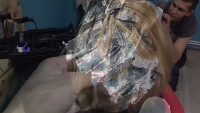 Модное окрашивание и асимметричное каре смотреть онлайн