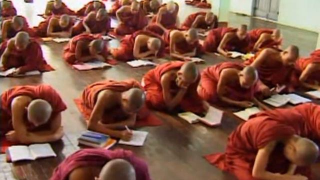 လွန်ခဲ့သော၁၈နှစ်၁၃၆၈ခုနှစ် နတ်တော်လဆန်း(၄)ရက် (23-11-2006)ကြာသပတေးတွင်မှတ်တမ်းတင်ခဲ့သောကြခတ်ဝိုင်း смотреть онлайн
