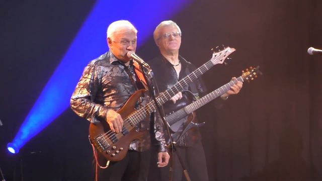 Поющие Гитары - Песня – это главное, друзья + Песенка велосипедистов (03.11.2017, С-Петербург) HD смотреть онлайн