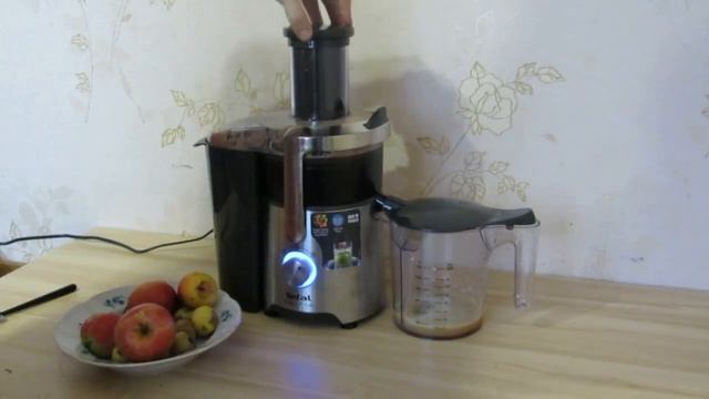 Перший запуск соковижималки Tefal ZE610D38 Easy Fruit смотреть онлайн