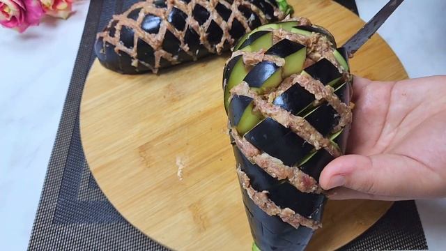 НАРЕЖЬТЕ ТАКИМ ОБРАЗОМ БАКЛАЖАНЫ И БРОСЬТЕ ИХ В КИПЯЩУЮ МАСЛО. РЕЗУЛЬТАТ ВАС УДИВИТ! смотреть онлайн