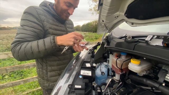 HOW TO REPLACE HEADLIGHT BULBS - Peugeot Boxer Van Conversion / VAN LIFE UK смотреть онлайн