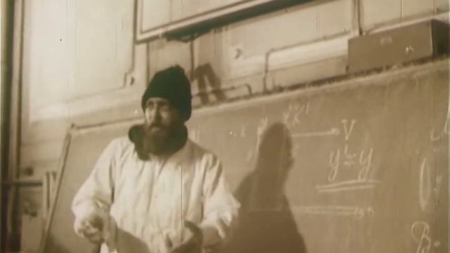 Лекция профессора Гендельбаха (Сергей Курёхин; к/ф "Комплекс невменяемости", 1992) смотреть онлайн