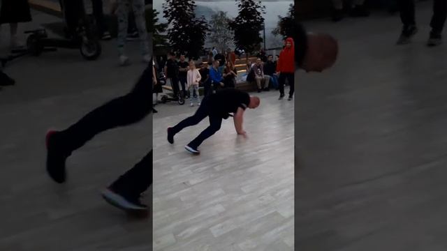 #redbullbcone Red Byll финал по брейк-дансу, на мир г.Москва мой первый выход на танцпол за 2 года. смотреть онлайн