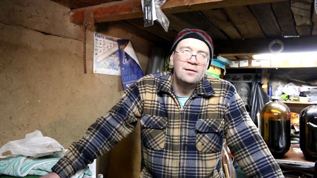 Первый осмотр пчёл. Плохая зимовка. Лечим пчёл. смотреть онлайн