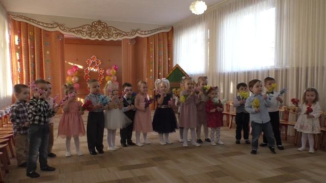 "ГНОМИКИ" поздравляют мамочек с 8 Марта смотреть онлайн