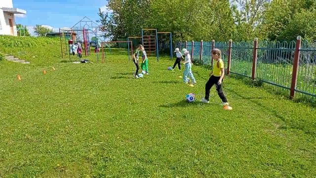 В игре девочки