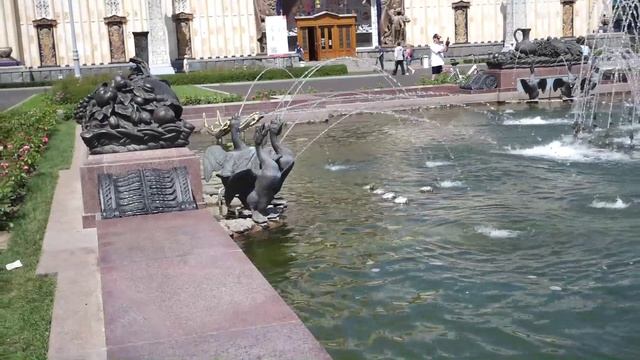 ВДНХ.Фонтан Дружбы народов СССР.Москва. смотреть онлайн