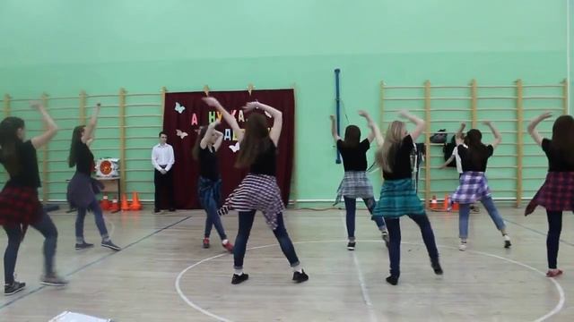 ФЛЕШМОБ.ТАНЕЦ НА ВЫПУСКНОЙ. DANCE.GIRLS смотреть онлайн