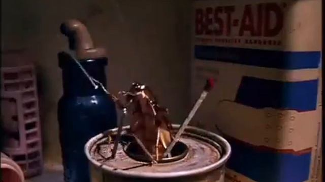 Поющие Тараканы из фильма Квартирка Джо