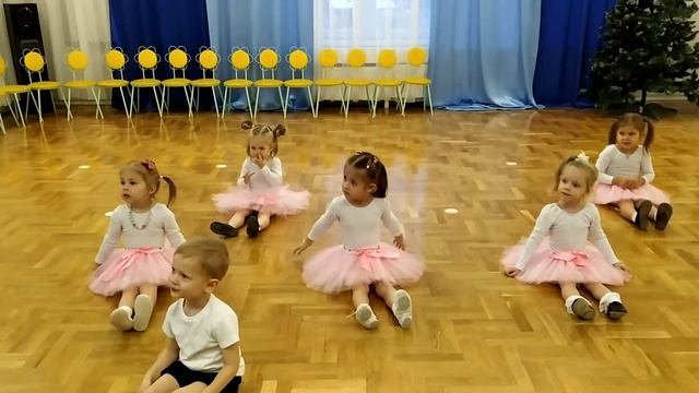 Весёлый, зажигательный танец в детском саду. Минск . как говорят звери смотреть онлайн