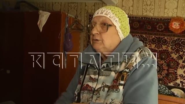 Целая улица уходит из-за оползня под землю - жители разрушающихся домов винят во всем своего соседа смотреть онлайн