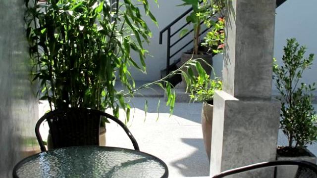 Всё от шопинга до тайского бокса! Смотрите отель The Nest Resort на Пхукете! смотреть онлайн