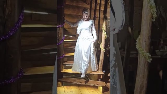 В годовщину 12 лет Свадьбы надела своё подвенечное платье. Войти в платье после 4 детей уже радость смотреть онлайн