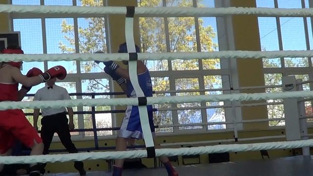 Бокс г.Чернушка Пермский край Кирилл Кириенко синий угол смотреть онлайн
