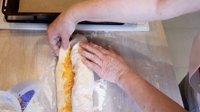 Булочки домашние. Булочки с соком и цедрой апельсина смотреть онлайн